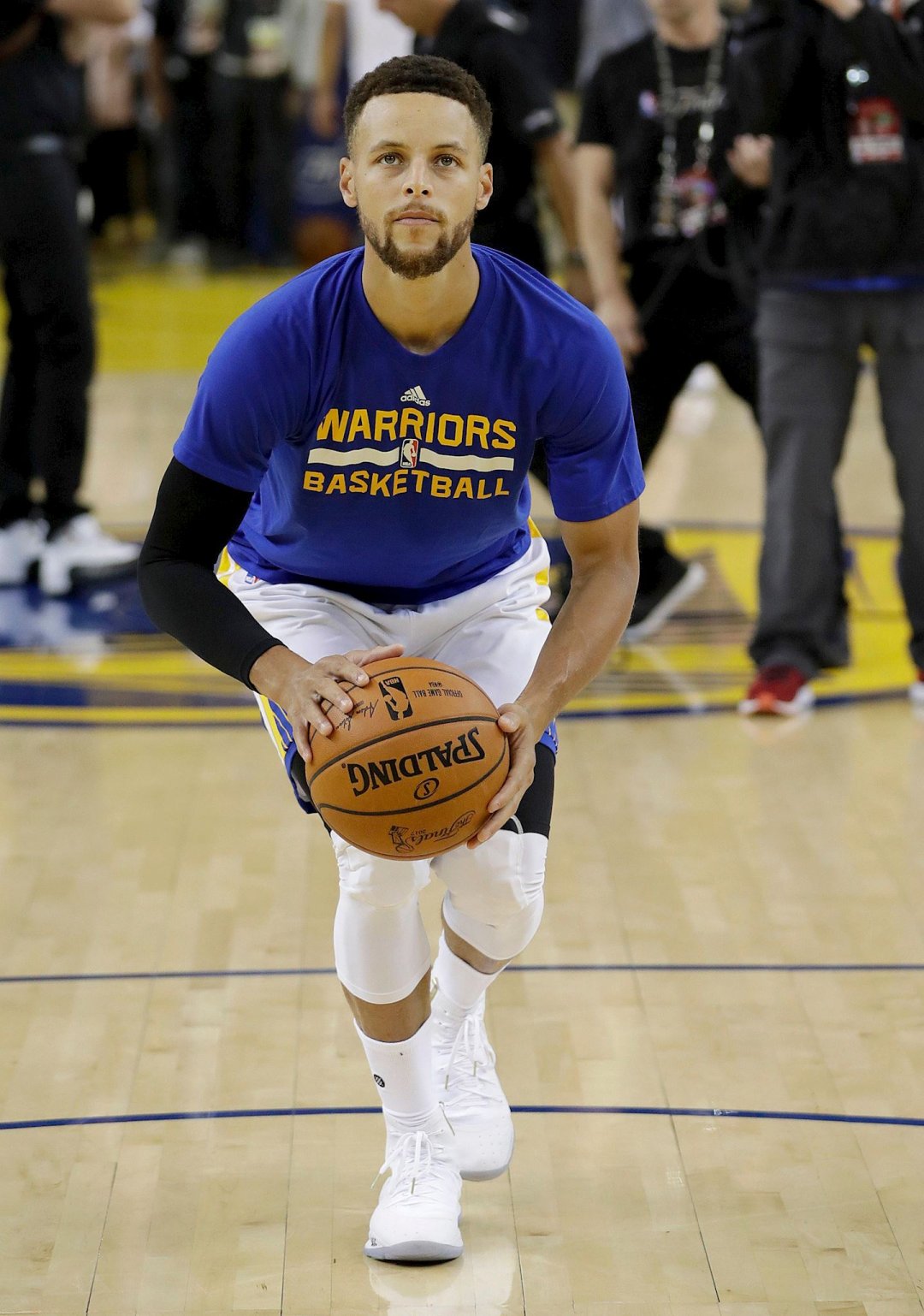 与后者的持 与后者的持